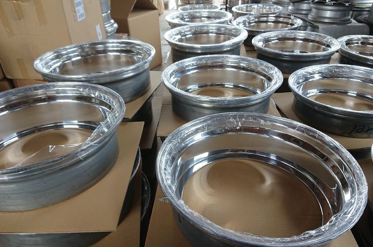 リバレル用BBS社外リムを販売しています